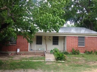 208 E Simmons St, Weatherford, TX 76086