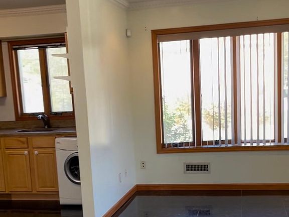 3rd image of 23119 67th Ave Floor 1
