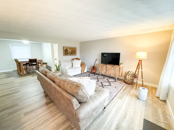 615 W Timothy Dr #615, Peoria, IL 61614