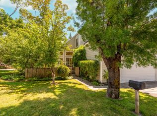 600 Fieldcrest Dr, Healdsburg, CA