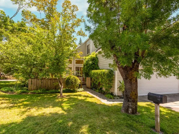 600 Fieldcrest Drive, Healdsburg, CA 95448