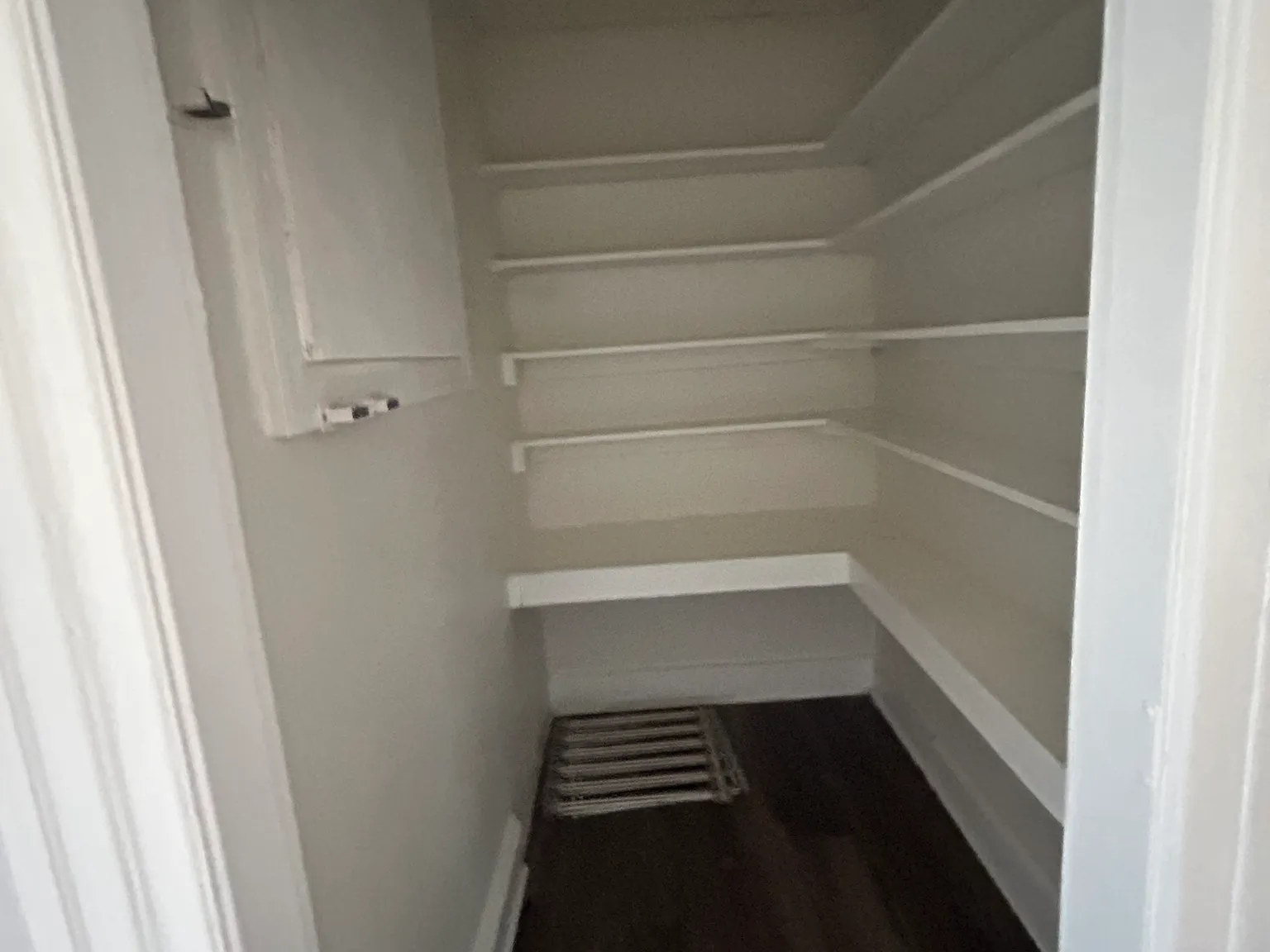 2 bed, 1100 sqft, $1,500 — Photo 3