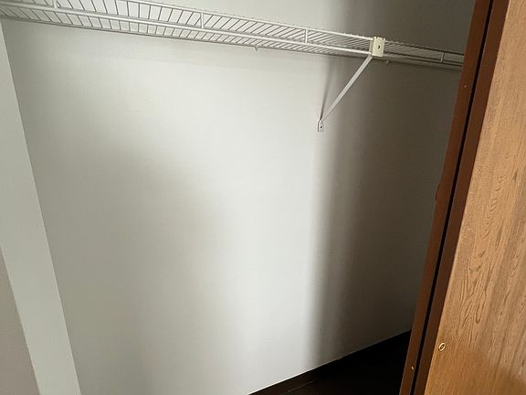 4th image of 617 W Elm St #5