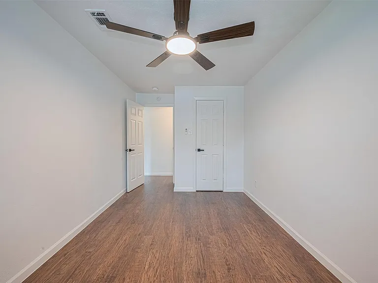 2112 Walnut Ln — Photo 17