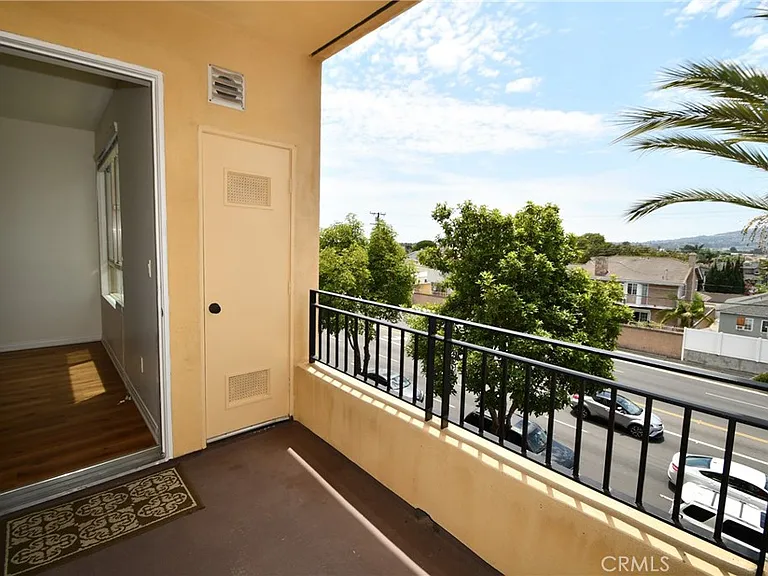 2742 Cabrillo Ave #302 — Photo 17
