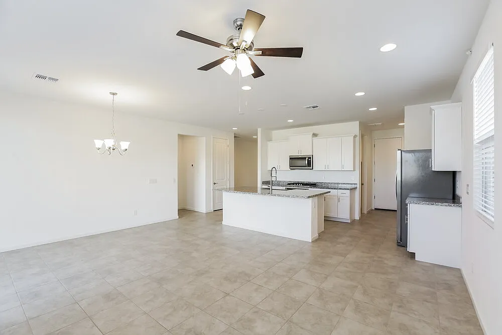 3 bed, 2.0 bath, 1531 sqft, $2,350 — Photo 4
