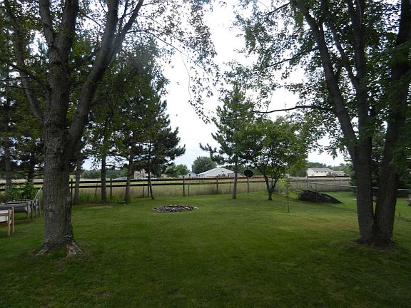 3rd image of 3752 225th Ln NW