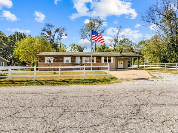 221 Sharp Street, Mountain View, MO 65548