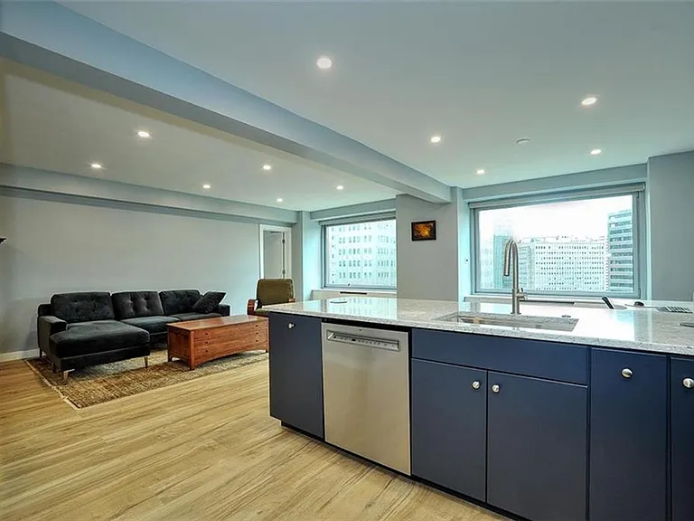 320 Fort Duquesne Blvd #12M — Photo 3