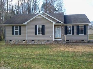 807 N Greenbriar St, Liberty, NC 27298