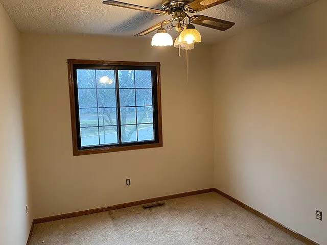2349 Cottage Dr — Photo 5
