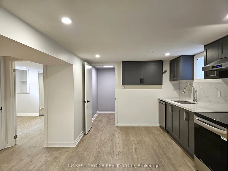 45 Mayall Ave #LOWER — Photo 14
