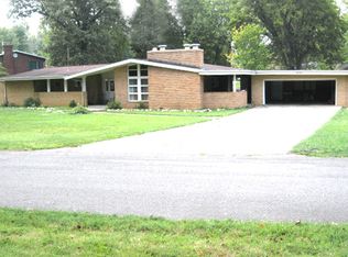 1030 S Woodland Dr, Dexter, MO 63841