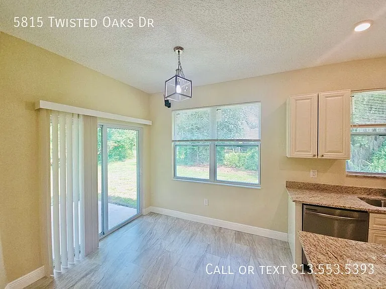 5815 Twisted Oaks Dr — Photo 14