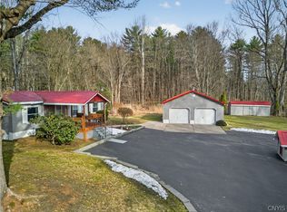 252 County Line Rd, Phoenix, NY 13135