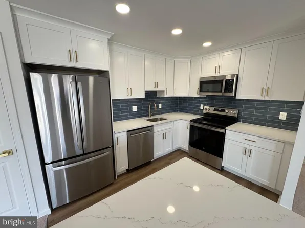 6153 Edsall Rd APT I, Alexandria, VA 22304
