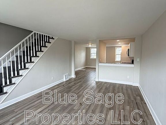 4th image of 2345 Bond Ave