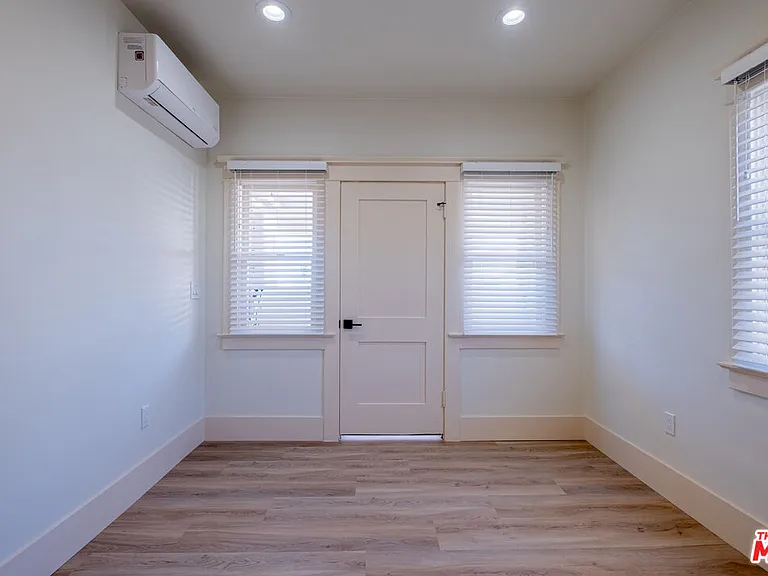 216 N Catalina Ave #216C — Photo 25