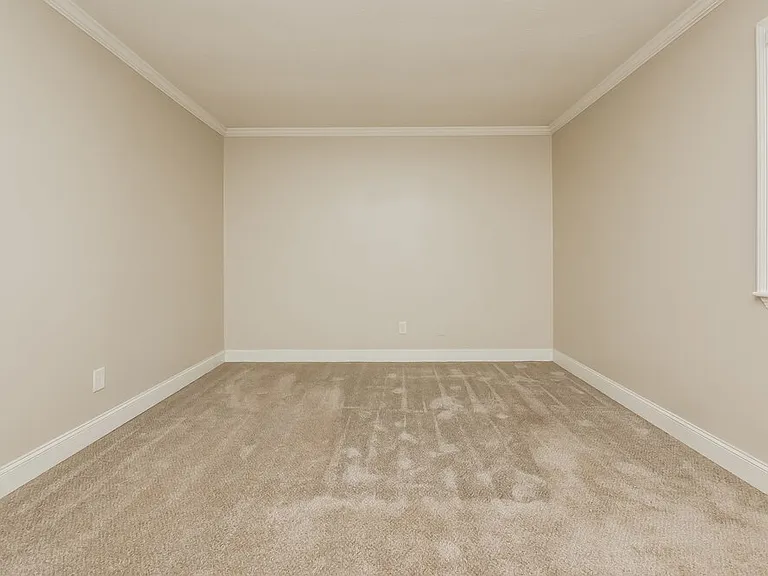9346 Woodknoll Way — Photo 13