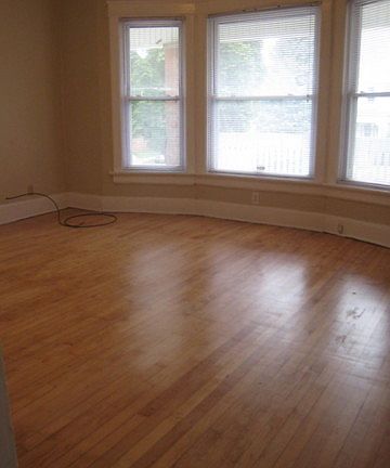 2nd image of 3373-75 N Oakland Ave #1720404