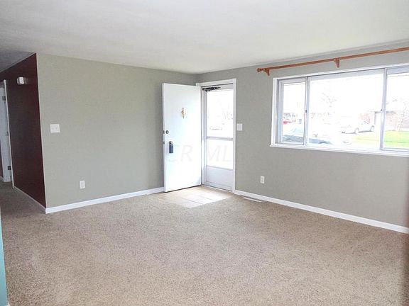 4th image of 6911 Gilette Dr