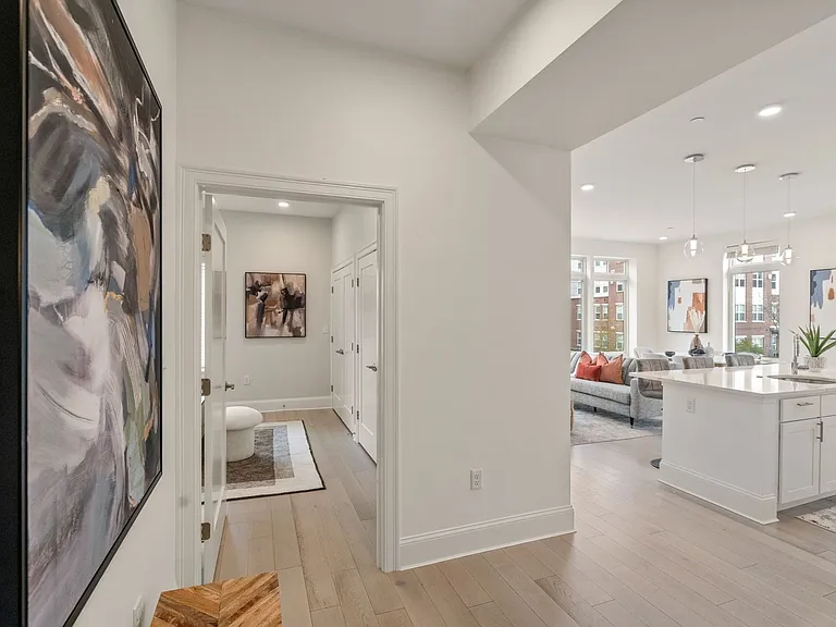 The Brook Luxury Apartments of Cambridge — Photo 11