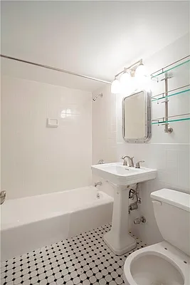 Rented by Mirador Real Estate | media 17