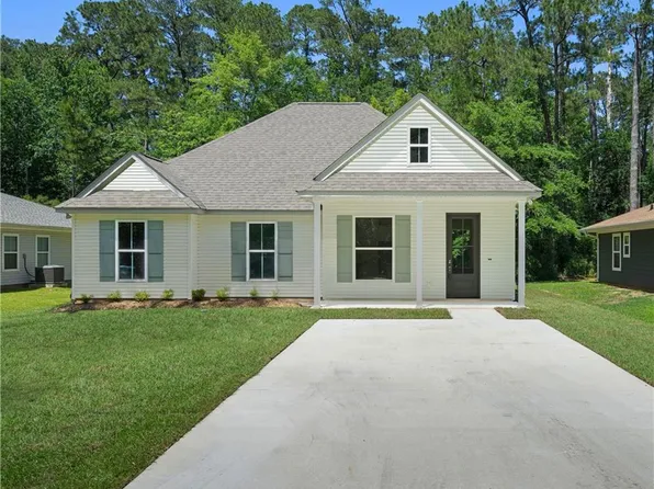 2441 Dupard St, Mandeville, LA 70448