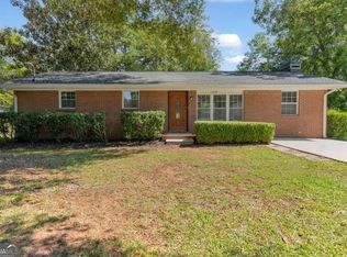 1118 Crestview Cir NE, Conyers, GA 30012