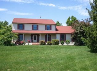 4 Wagner Ct, Ringoes, NJ 08551