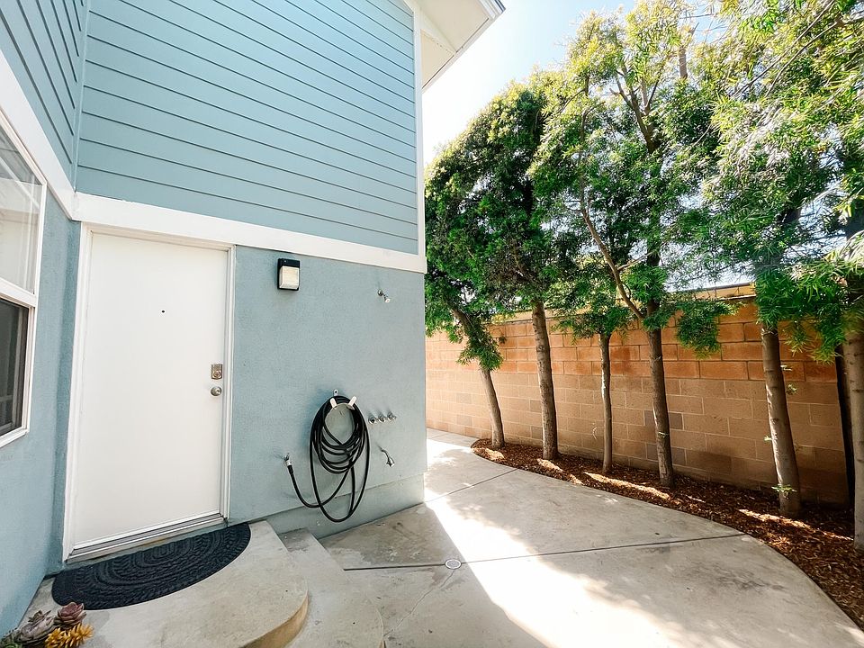 1st image of 110 1/2 Coastline Dr