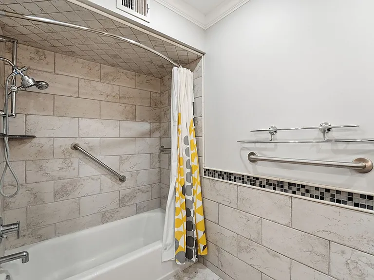 2051 E Hermosa Dr — Photo 36