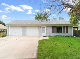 8 Shermead Rd, Montgomery, IL 60538