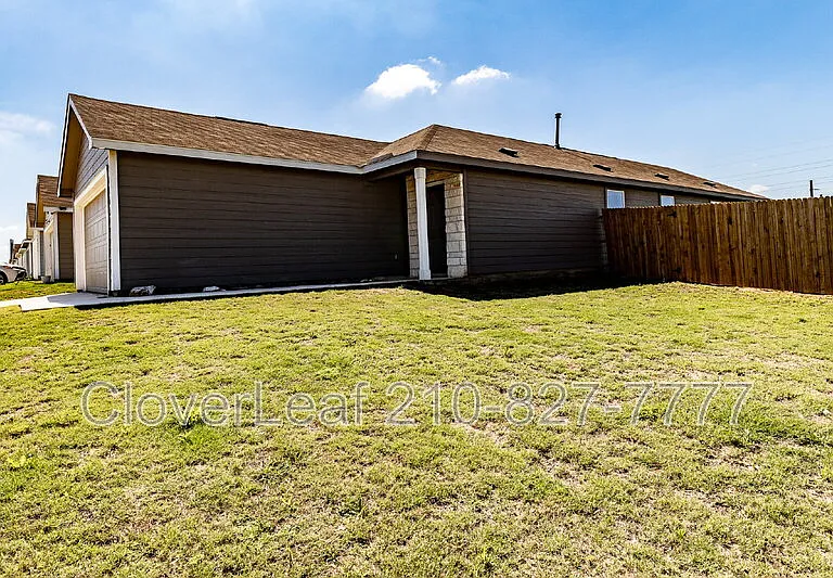 4407 Grassland Pass — Photo 3