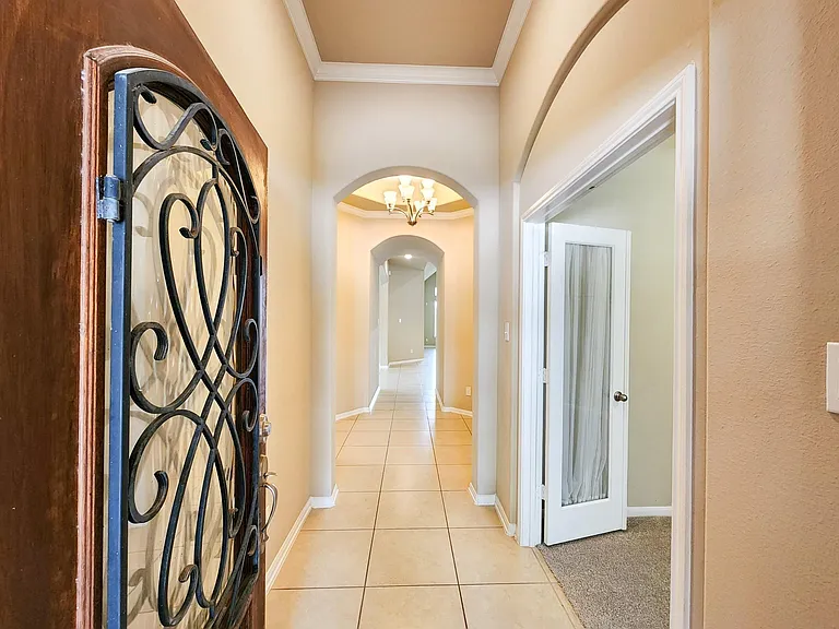 911 Daffodil View Ct — Photo 3