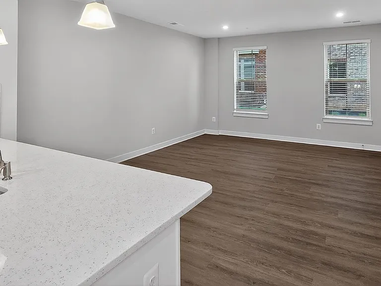 2542A Verona Pl — Photo 7
