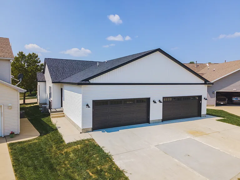 1613 Belclare Rd — Photo 33