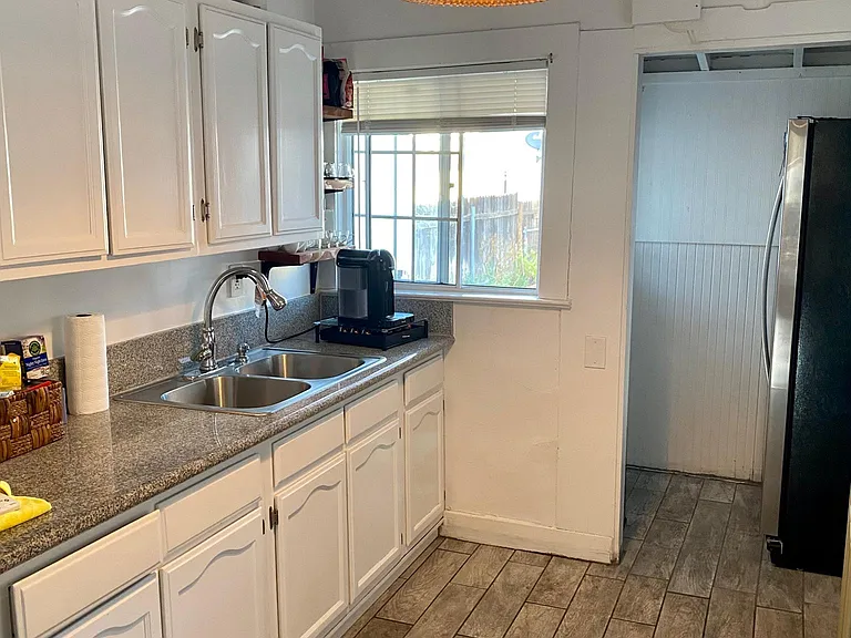 221 E Avenue 39 — Photo 13