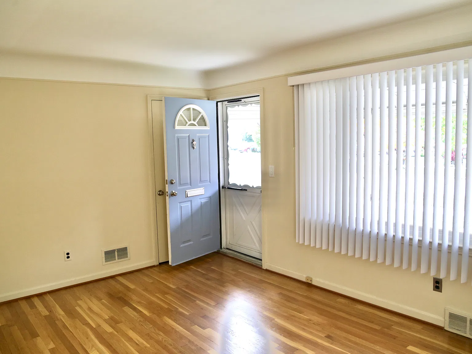 9910 Woodring St — Photo 4