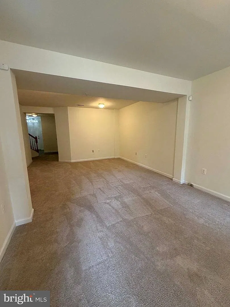 3 bed, 4.0 bath, 1584 sqft, $2,900 — Photo 4