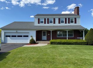 8 Stewart St, Rouses Pt, NY 12979