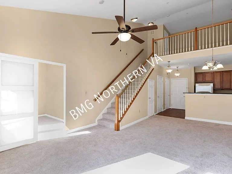 801 Greenbrier St #422 — Photo 8