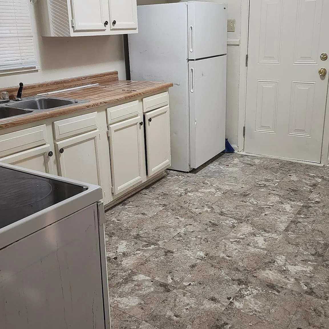 3 bed, 1008 sqft, $845 — Photo 3