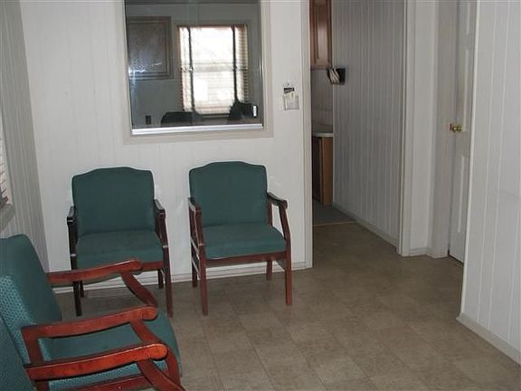 3rd image of 7 Elm St