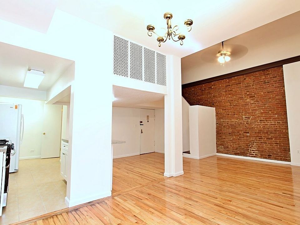 1st image of 18 W 69th St #2R