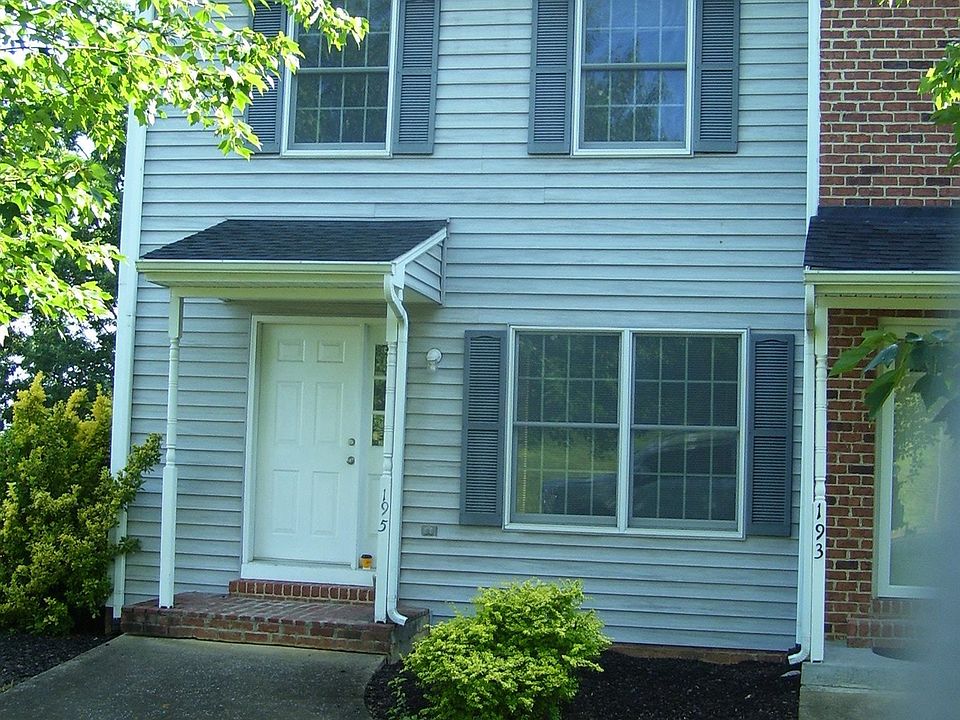 1st image of 195 Emerald Dr