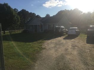 853 Government Rd, Clayton, NC 27520