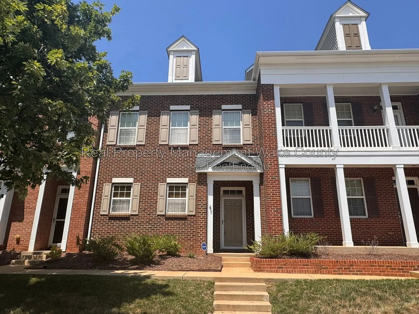 3 bed, 2.5 bath, 1920 sqft, $2,000 — Photo 1