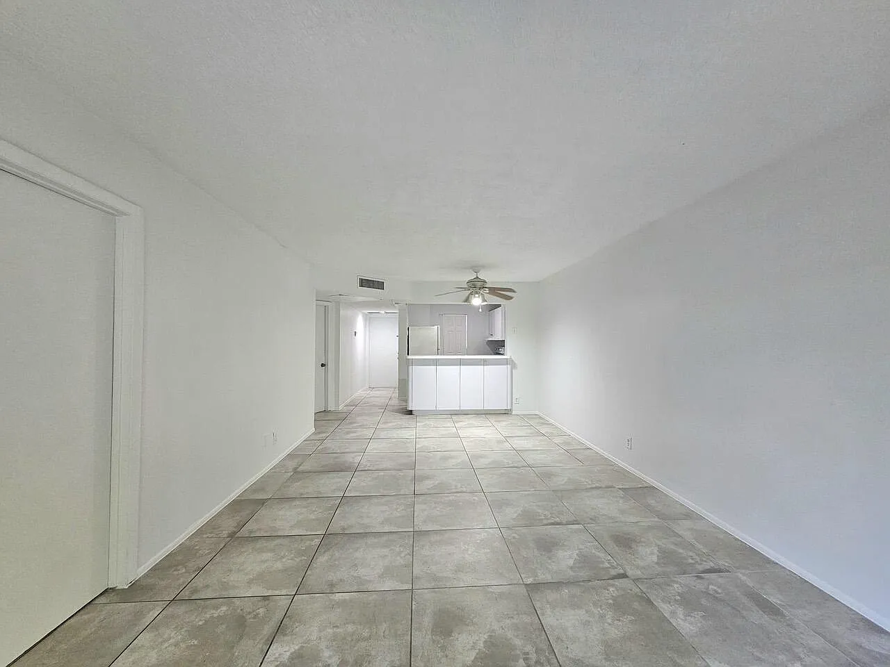 2 bed, 2.0 bath, 949 sqft, $1,775 — Photo 2