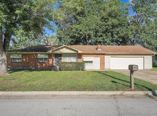 1208 Veyda St, Pryor, OK 74361